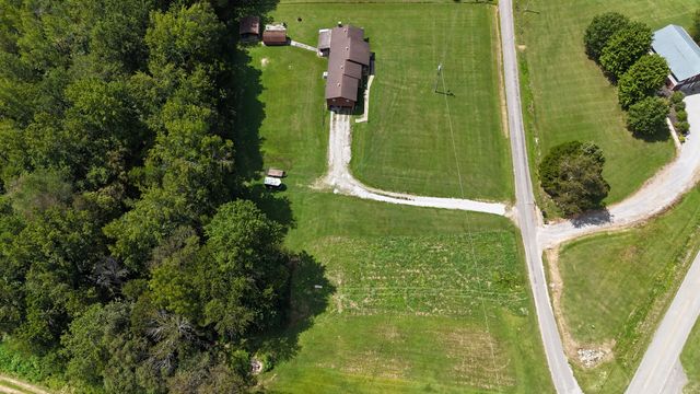 63 Sneed Rd, Mcminnville, TN 37110