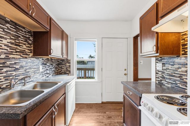 825-827 N 47th Street, Omaha, NE 68132