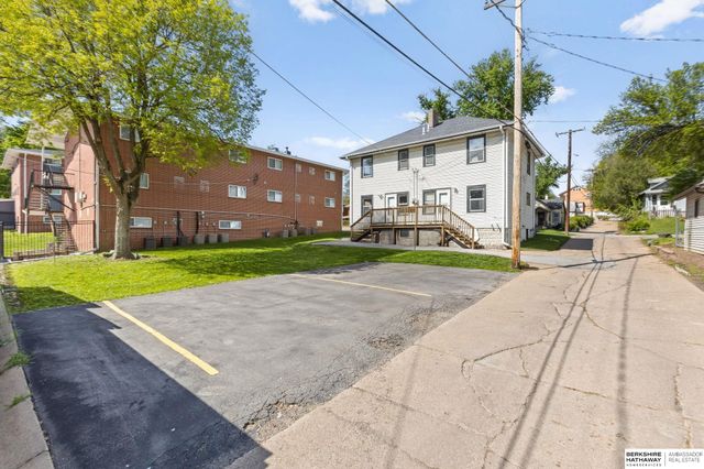 825-827 N 47th Street, Omaha, NE 68132