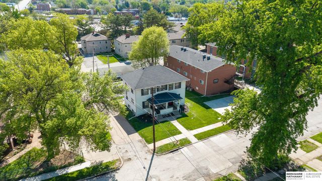 825-827 N 47th Street, Omaha, NE 68132