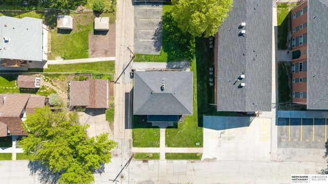 825-827 N 47th Street, Omaha, NE 68132