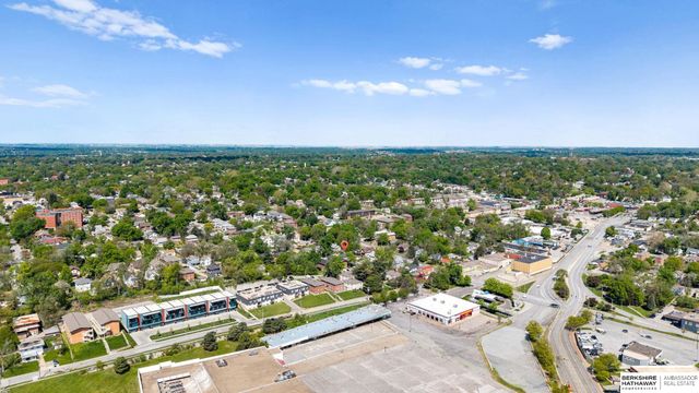 825-827 N 47th Street, Omaha, NE 68132