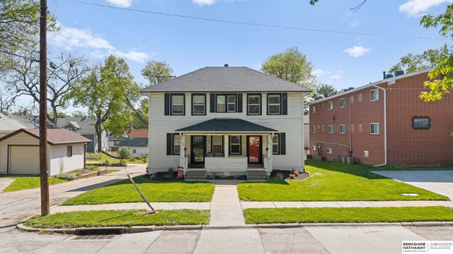 825-827 N 47th Street, Omaha, NE 68132