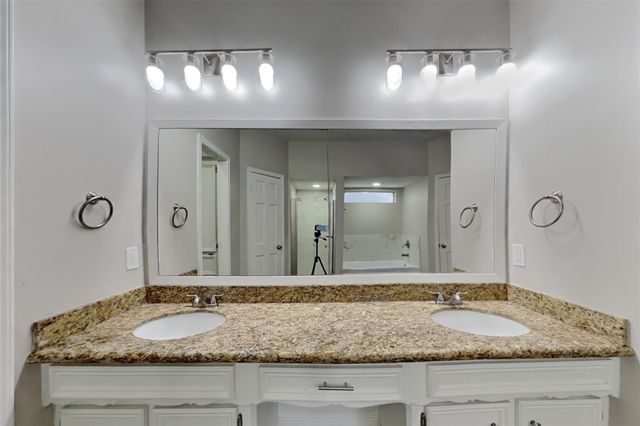 12127 Rocky Lake Drive, Houston, TX 77070