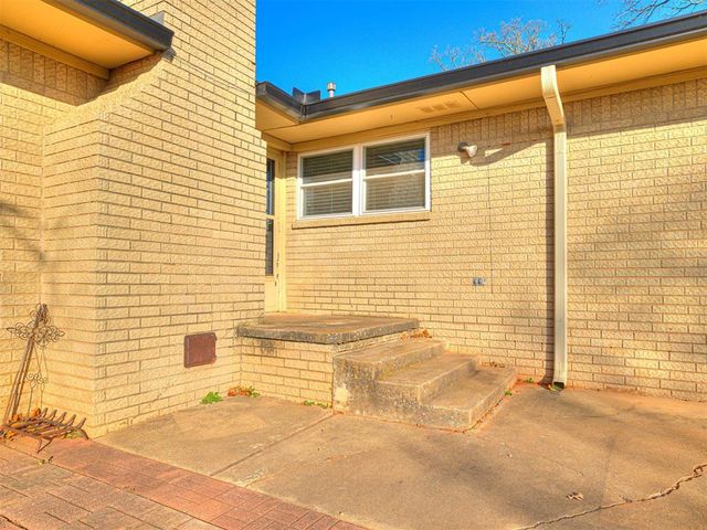 1300 Briarwood Drive, Edmond, OK 73034