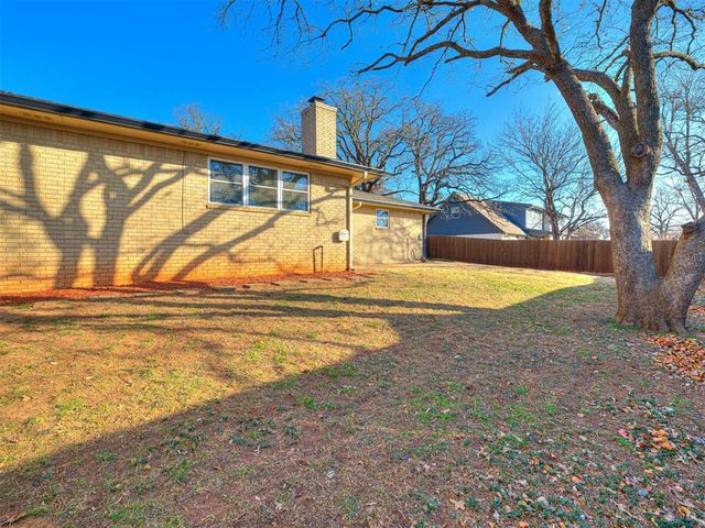 1300 Briarwood Drive, Edmond, OK 73034