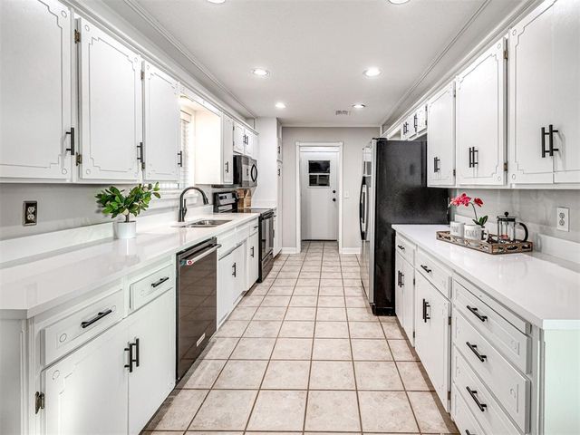 1300 Briarwood Drive, Edmond, OK 73034