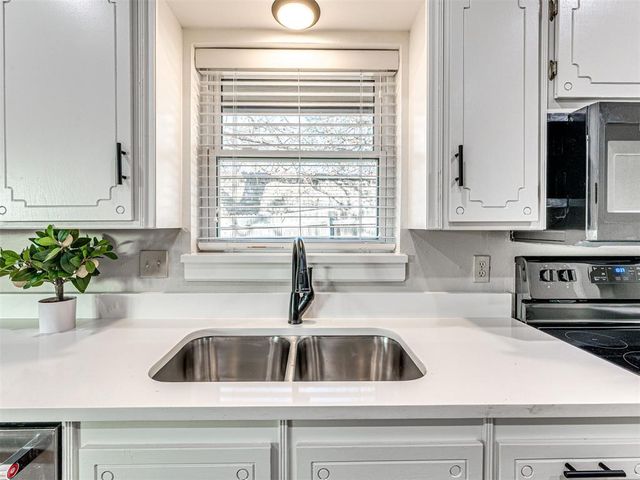 1300 Briarwood Drive, Edmond, OK 73034