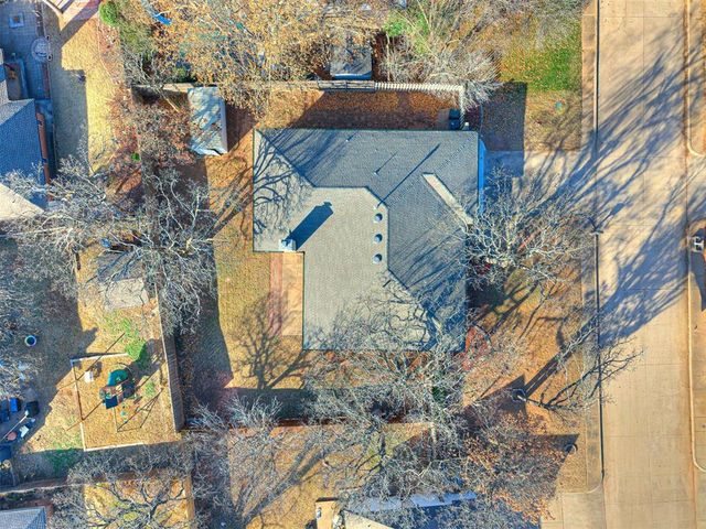 1300 Briarwood Drive, Edmond, OK 73034