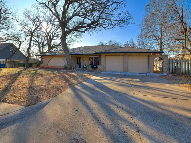 1300 Briarwood Drive, Edmond, OK 73034