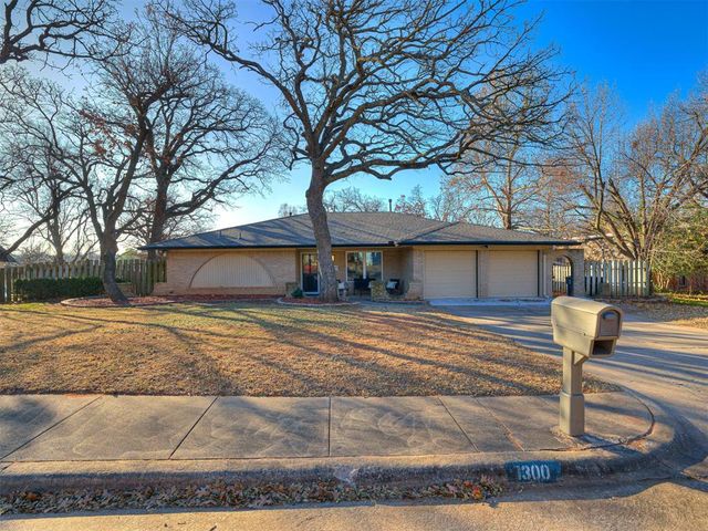 1300 Briarwood Drive, Edmond, OK 73034