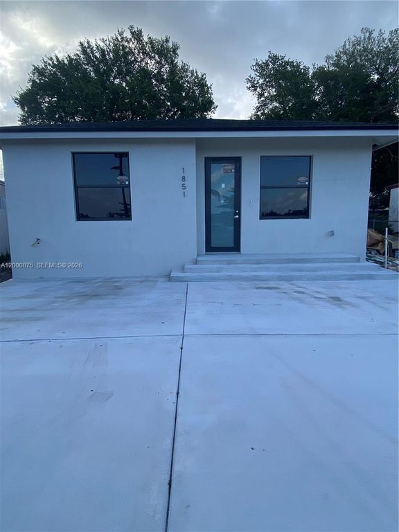 1851 Wilmington St, Opa-locka, FL 33054