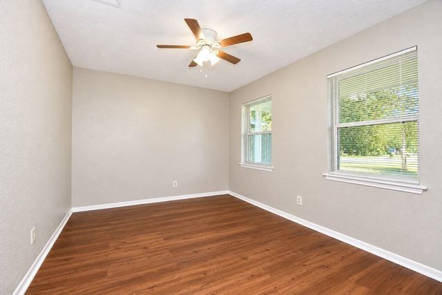 922 Bacliff Drive, Bacliff, TX 77518
