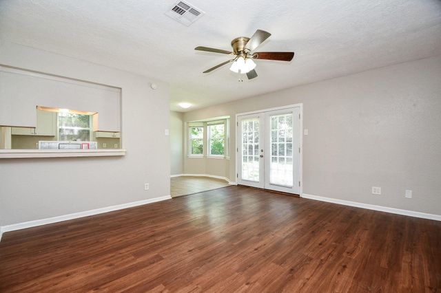 922 Bacliff Drive, Bacliff, TX 77518
