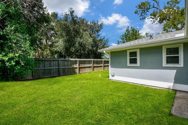 922 Bacliff Drive, Bacliff, TX 77518