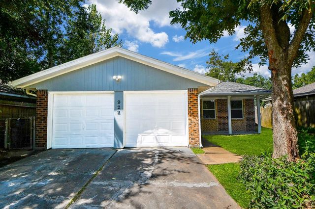 922 Bacliff Drive, Bacliff, TX 77518