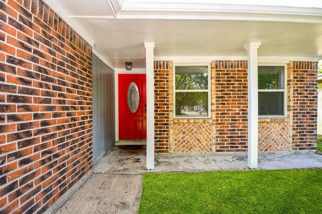 922 Bacliff Drive, Bacliff, TX 77518