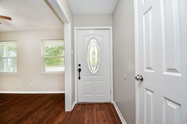 922 Bacliff Drive, Bacliff, TX 77518