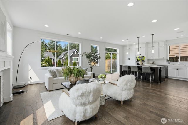 12507 79th Ave NE, Kirkland, WA 98034