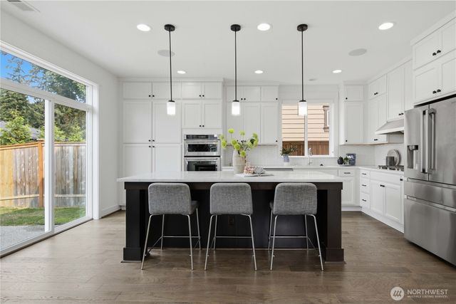 12507 79th Ave NE, Kirkland, WA 98034