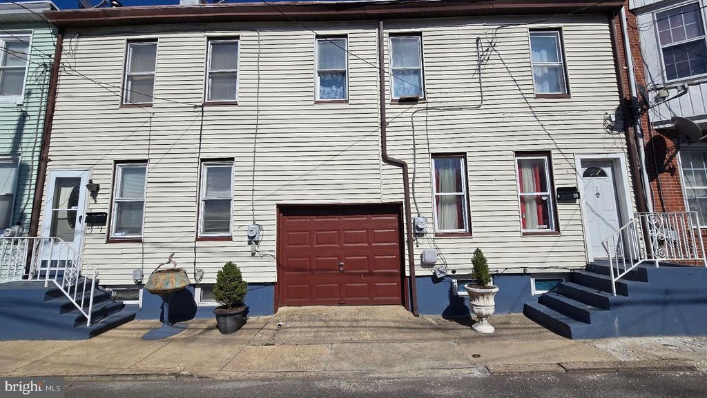 18 DAYMOND ST, Trenton, NJ 08611