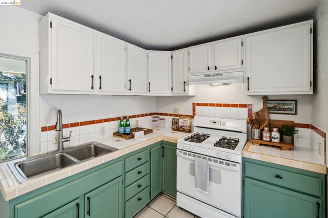 6120 N Arlington Blvd, San Pablo, CA 94806