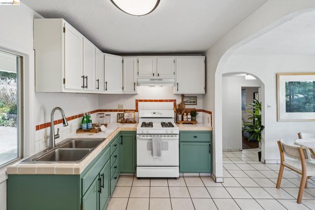 6120 N Arlington Blvd, San Pablo, CA 94806