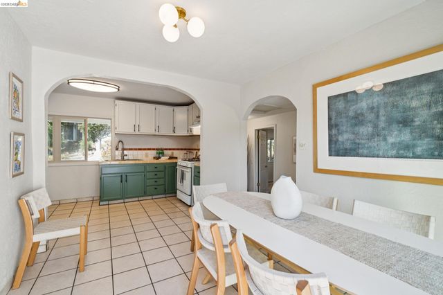 6120 N Arlington Blvd, San Pablo, CA 94806