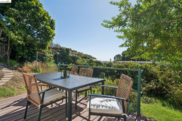 6120 N Arlington Blvd, San Pablo, CA 94806