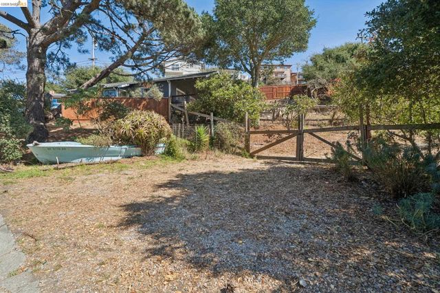 6120 N Arlington Blvd, San Pablo, CA 94806