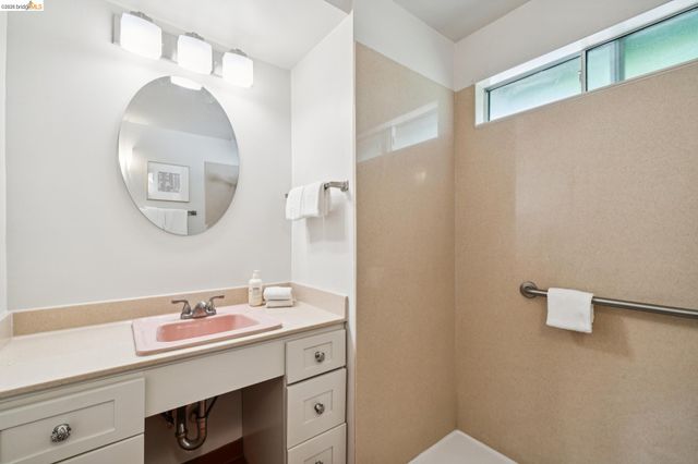 6120 N Arlington Blvd, San Pablo, CA 94806