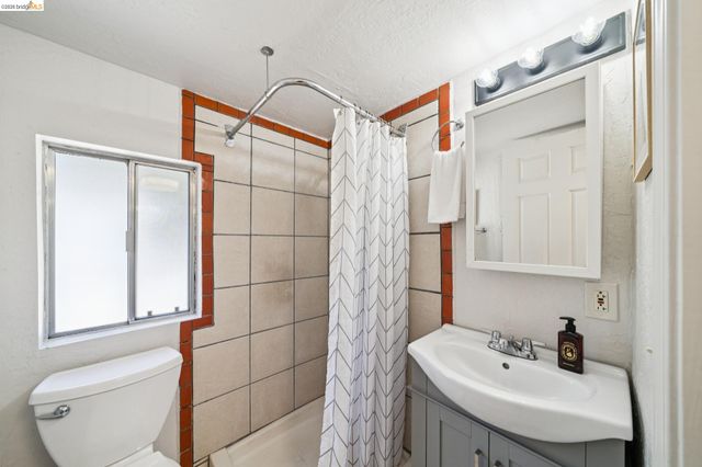 6120 N Arlington Blvd, San Pablo, CA 94806