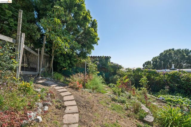6120 N Arlington Blvd, San Pablo, CA 94806