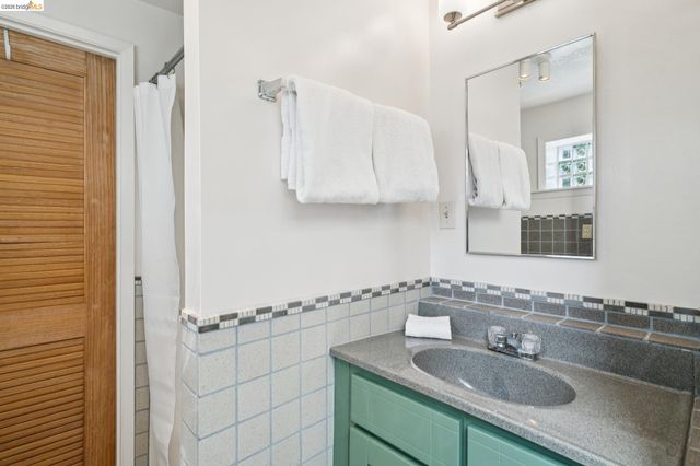 6120 N Arlington Blvd, San Pablo, CA 94806