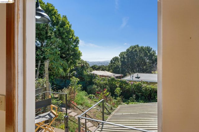 6120 N Arlington Blvd, San Pablo, CA 94806