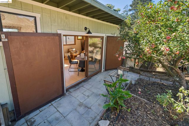 6120 N Arlington Blvd, San Pablo, CA 94806