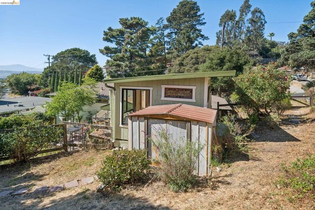 6120 N Arlington Blvd, San Pablo, CA 94806
