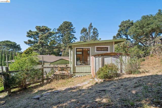 6120 N Arlington Blvd, San Pablo, CA 94806