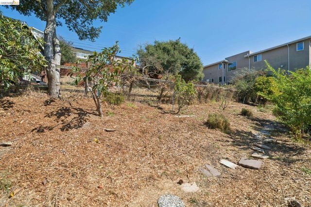 6120 N Arlington Blvd, San Pablo, CA 94806