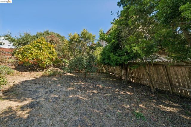 6120 N Arlington Blvd, San Pablo, CA 94806