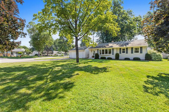 3834 Dennis Lane, White Bear Lake, MN 55110