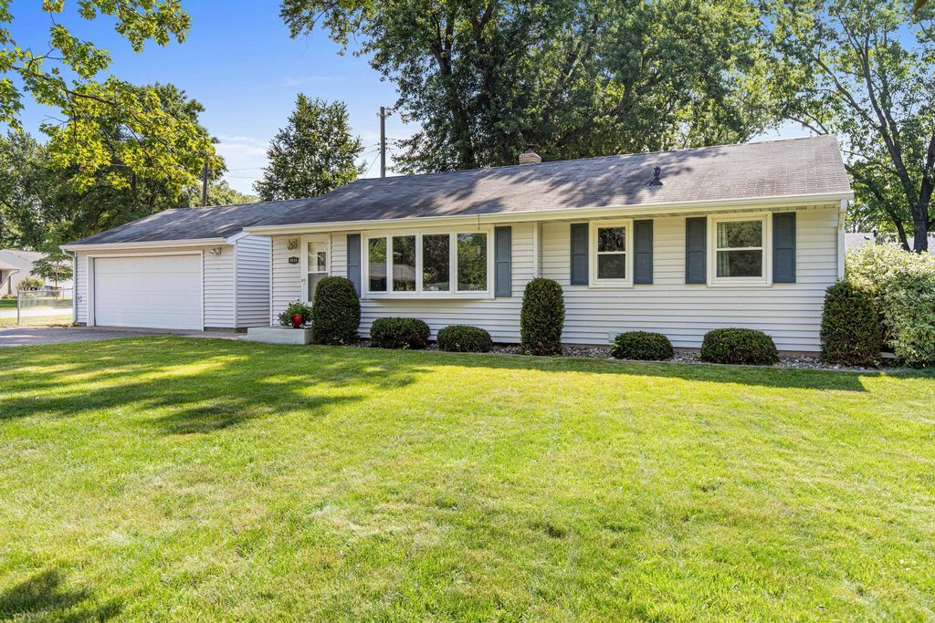 3834 Dennis Lane, White Bear Lake, MN 55110