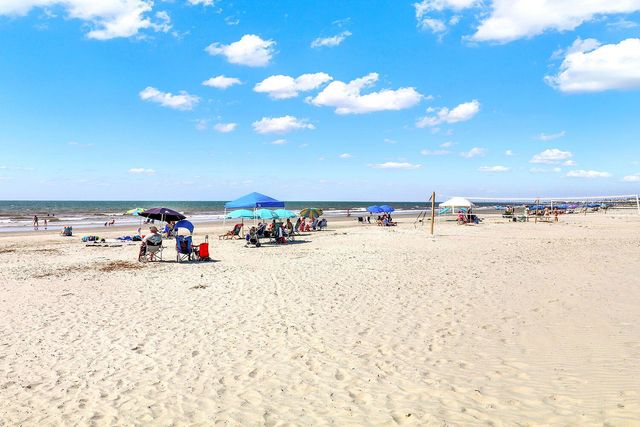 4 55th Avenue, Isle Of Palms, SC 29451