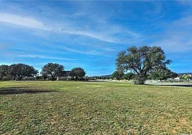 5001 Marina DR, Kingsland, TX 78639