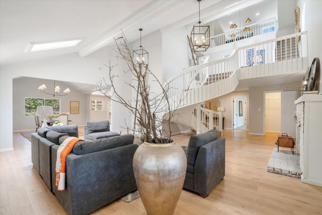 7 Corte De Canoncito, Cedar Crest, NM 87008