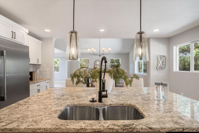 7 Corte De Canoncito, Cedar Crest, NM 87008