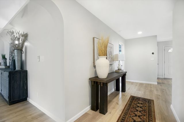 7 Corte De Canoncito, Cedar Crest, NM 87008