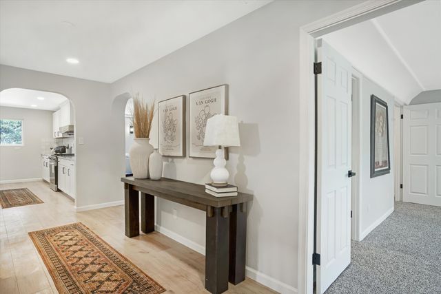 7 Corte De Canoncito, Cedar Crest, NM 87008