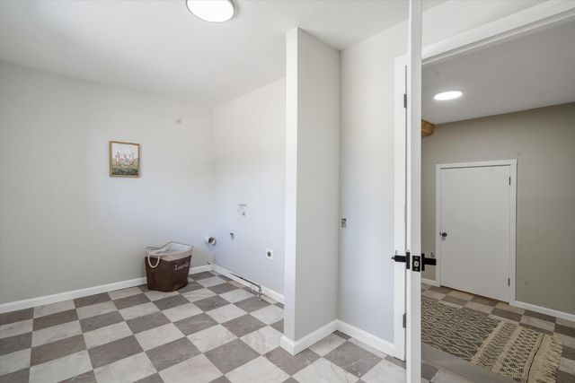 7 Corte De Canoncito, Cedar Crest, NM 87008
