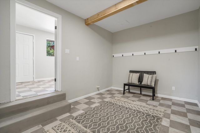 7 Corte De Canoncito, Cedar Crest, NM 87008